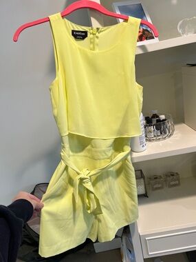 bebe Yellow Sleeveless Tie-Waist Romper